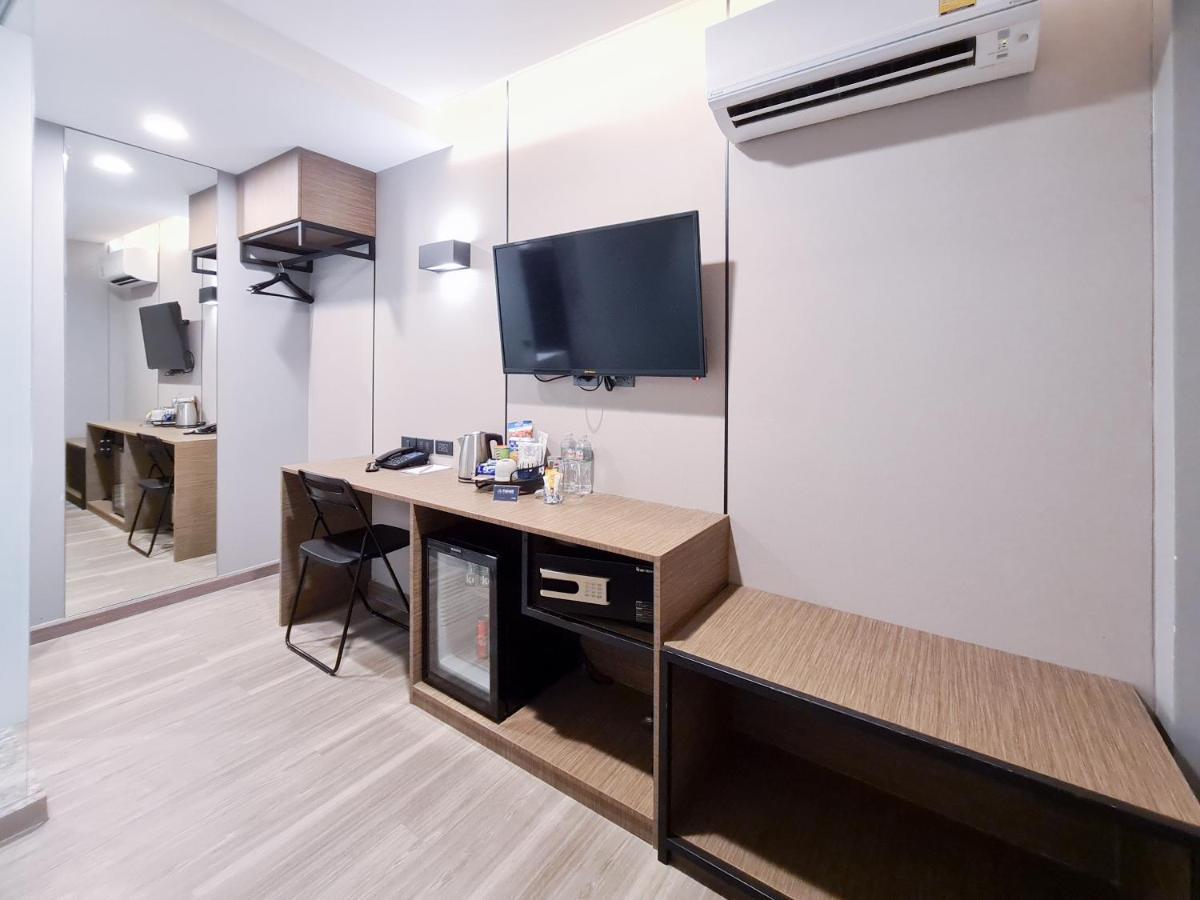 Sova Hotel Bangkok Buitenkant foto